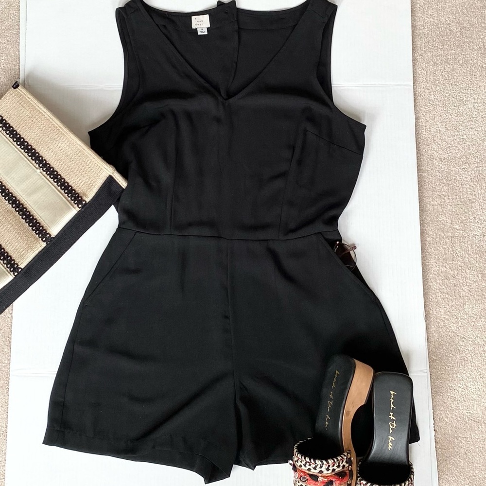 One Piece Short Jumper Sleeveless V Neck Romper
